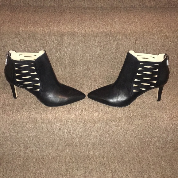❤️ NWT Adrienne Vittadini Genuine Leather Booties - Picture 4 of 8